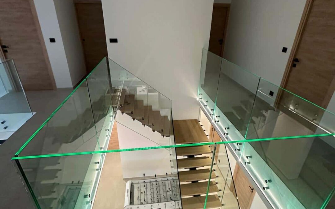 Comment les garde-corps en verre peuvent améliorer la valeur de votre propriété