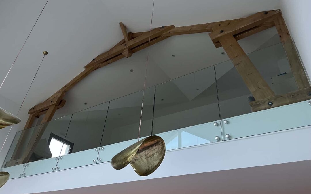 Garde-corps en verre, bois, inox ou aluminium : quel matériau choisir ?