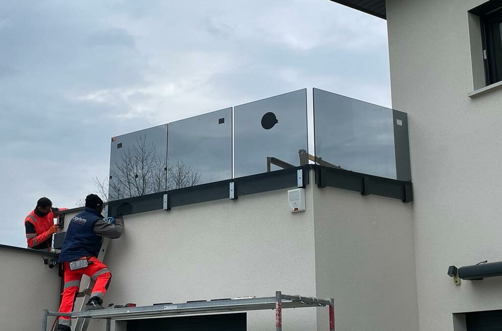 Rampe en verre ou garde-corps vitré : optez pour la simplicité d’installation